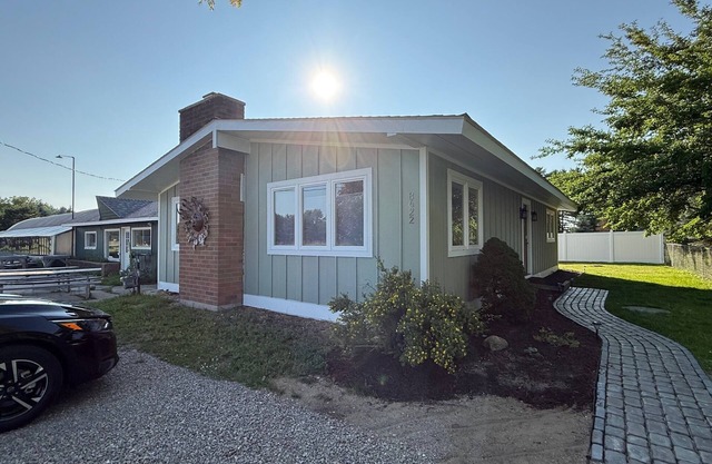 Bright & Modern 3BR Lakeview Getaway – Fully Renovated July 2025