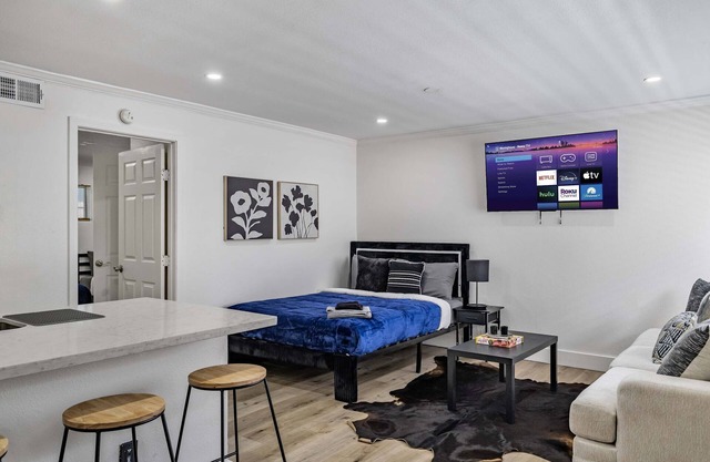 Bright Montrose Stay 3 Full Beds Parking