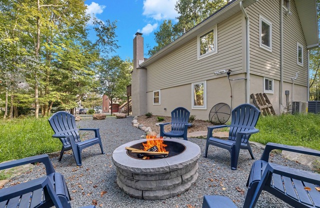 "Broken Oar" Wi-Fi, Firepit, Deck, BBQ Grill, Close to Skiing and Water Parks