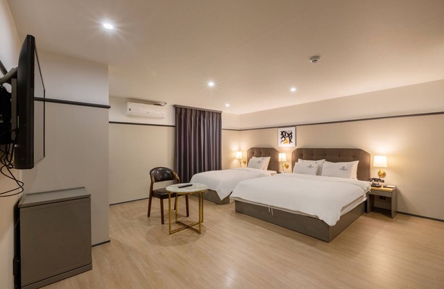 Brown Dot Hotel Minam