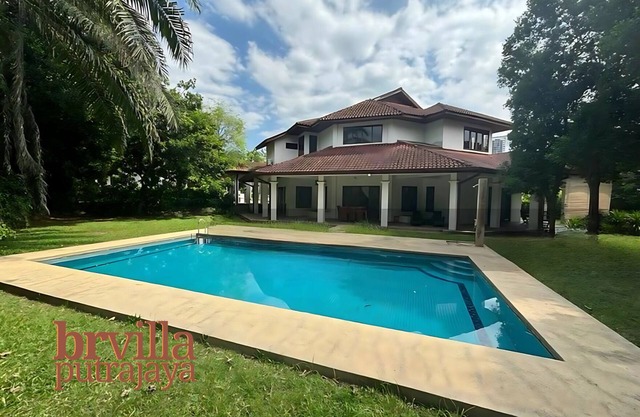 BRVilla 5-bedroom villa in IOI Resort City Putrajaya with PRIVATE POOL
