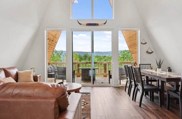 Buffalo Bluff | Western A-frame | Bluff Mtn Views + Goats!