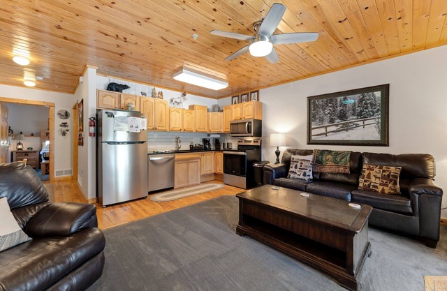 Bugle Pointe B04 River View!