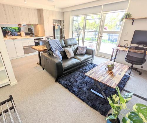 Bunduluk - Chic cosy apt, WiFi, Netflix, walk to food & shops