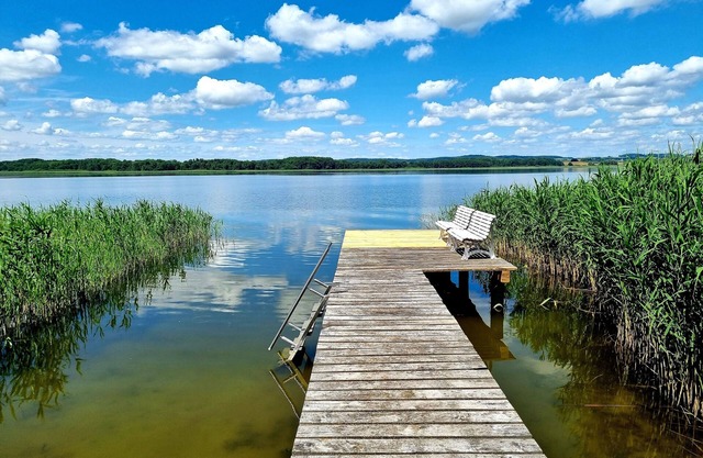 Bungalow incl. boat directly on the lake