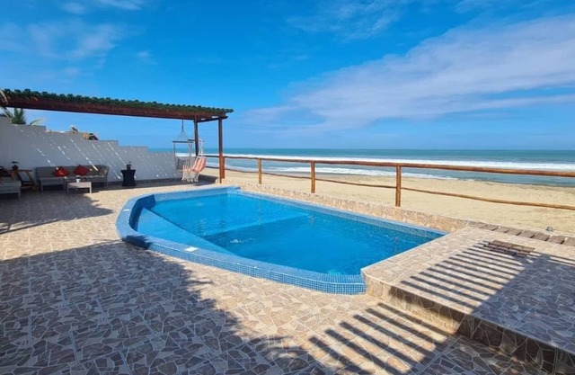 Bungalow with pool and in front of the sea fully equipped for 07 people
