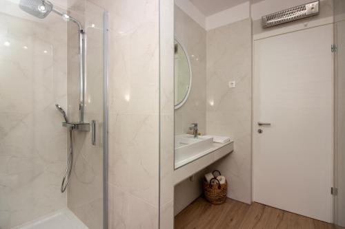 Bura2 , with private parking in the garage