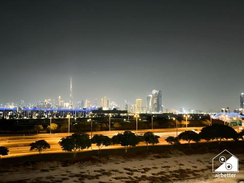 Burj View Luxe, 1BR Apartment, Pool & Gym