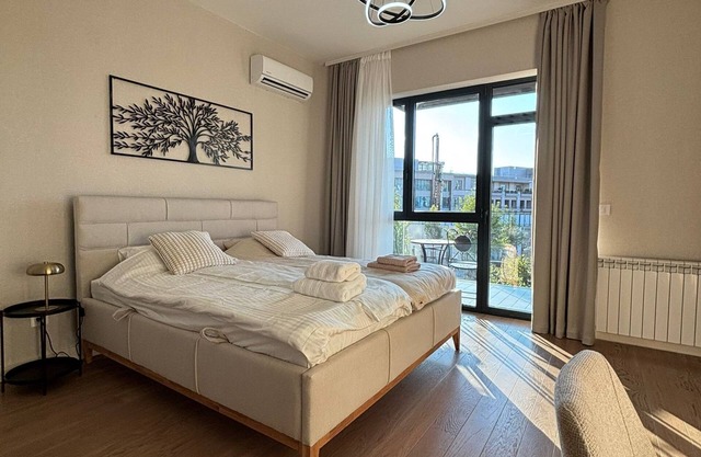 BW Suite with Breakfast Included, next to Galerija Shopping Center, Free Parking