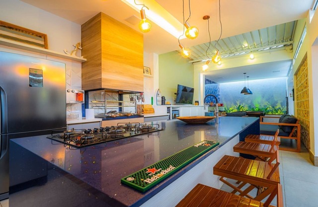 Bz 51 Center! High standard, 4 Suites with/Private leisure area