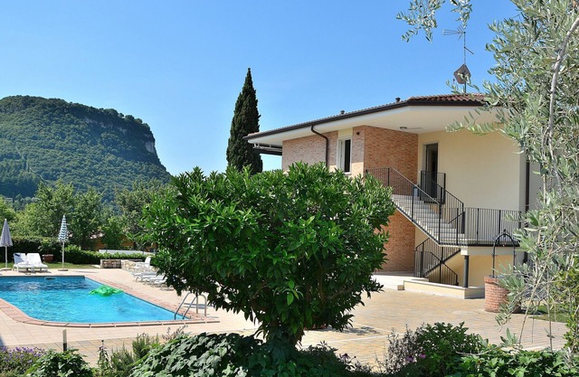 Cà Gardesana With Pool