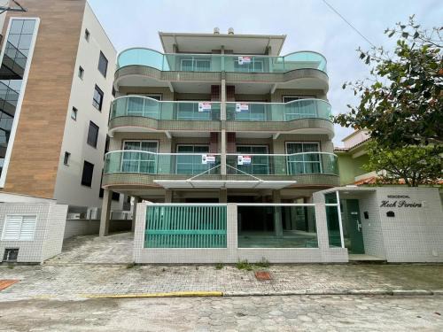 cód 36 · Apartamento a 80 metros do mar com sacada