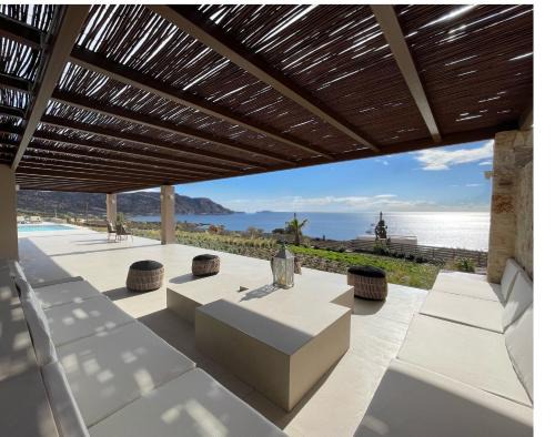 C'est La Vie Beach Villa