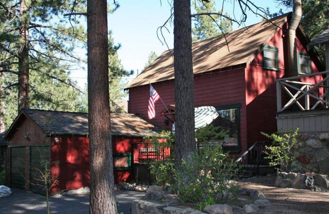 Classic Lake Tahoe Home at Elk Point, Roundhill-Zephyr Cove, NV near Stateline