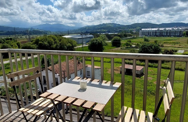 C08A02 Apartamento con terraza en Colindres