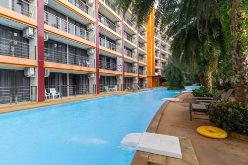 C194 Family 1BR Stay with Pools & Beach Fun