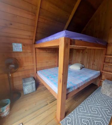 Cabana 3 com Ar condicionado e area de cozinha e banheiro compartilhado a 10 minutos do Parque Beto Carrero