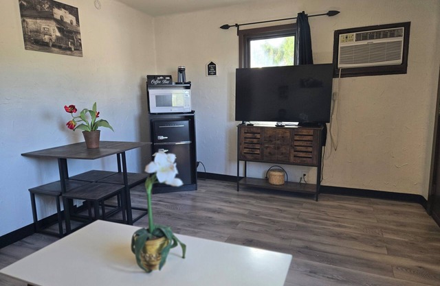 Cabin 13 | 1BR Adobe Cabin Near Hiking Trails