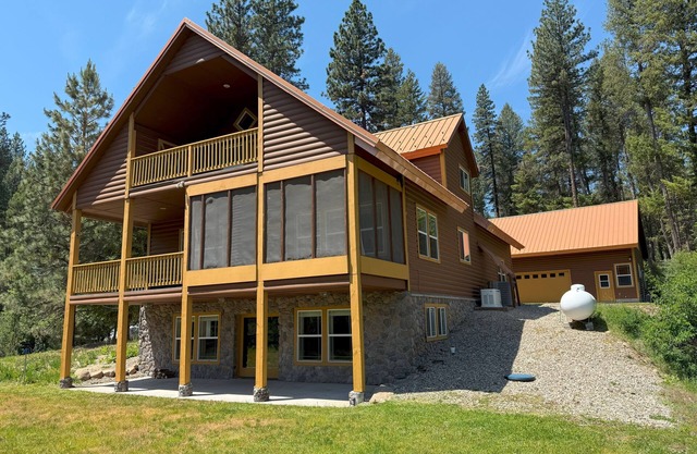 Cabin 26: Scenic & Spacious 2-Building cabin in Garden Valley/6 Bed/4.5 Bath