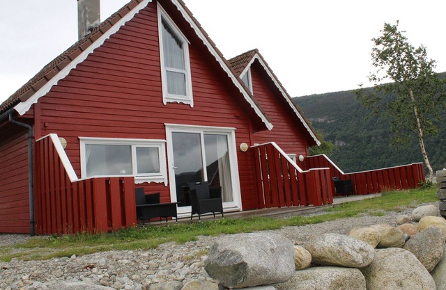 Cabin Fjord, Østerhus 575