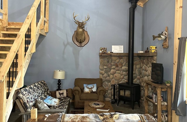 Cabin in the Woods Near Bennett Springs and Pomme de Terre