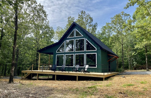Cabin on Old Highway