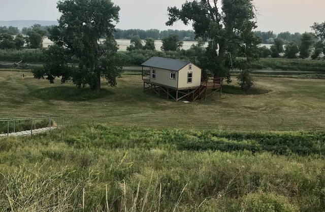 Cabin on the Sun River