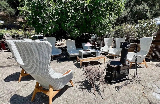 Cabin Under Oak Tree's