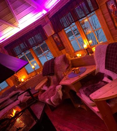 Cabin with fishing and hunting opportunities