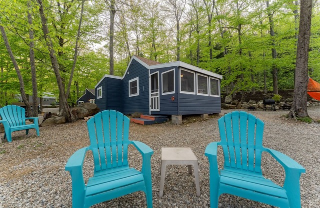 Cabin with lake views & lake access Now featuring AC Wi-FI and TV sleeps 5