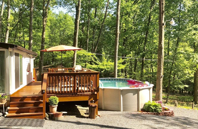 Cabin with pool at Pocono Mountains -Shawnee/Camelback