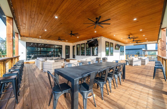 Caddo Patio: Waterfront cabin with large porch, game room, & theater room