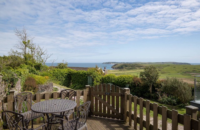 Caldey Island View - Sea Views and Log Burner