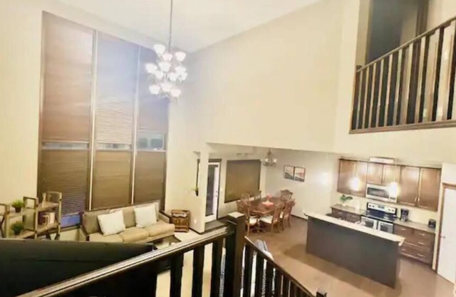 Calgary Charm : 4BR, 2300 sqft Full House w/Garage