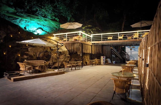 Cali Stays & Cafe By the Bay