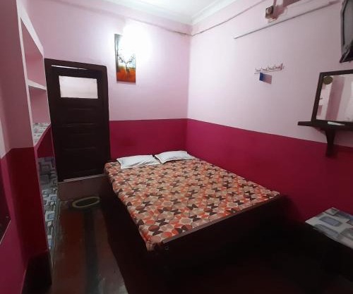 Call on 79031-58122 for booking-Rupak Rest house Near Temple