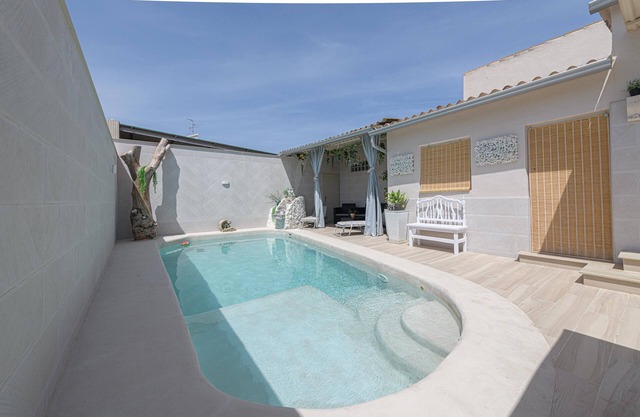 CALYMAR - Lovely holiday home with private pool and free WiFi.