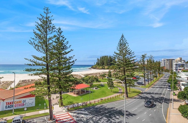 Calypso Plaza Resort Unit 462 Resort style complex on the beachfront in the heart of Coolangatta