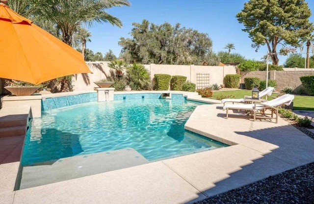 Camelback Corridor, 5 min from Airport, Pool & Sun