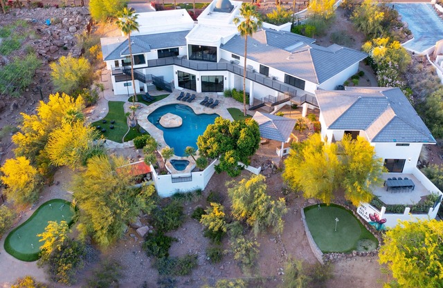 Camelback Mountain Mansion - Micro-resort, Views, Golf, Heated Pool, Game Room