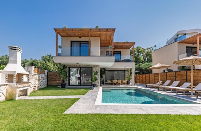 Cameo 2 Luxury Villa with Pool