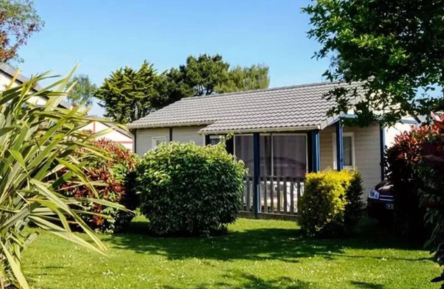 Camping Emerald - Sea Green by Sunêlia * - Chalet Classic 2 bedrooms 4 people