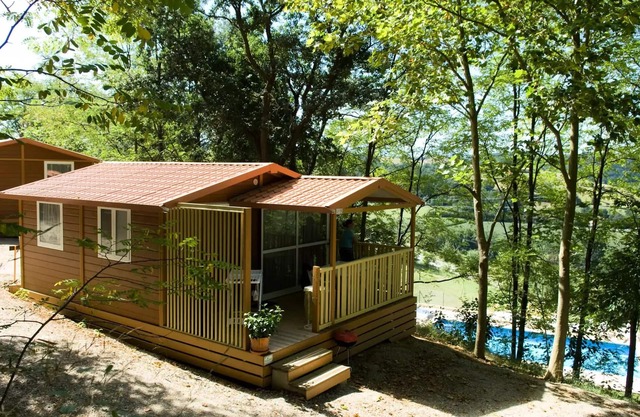 Camping le Bourdieu * - Cottage 1 to 5 people 5 people