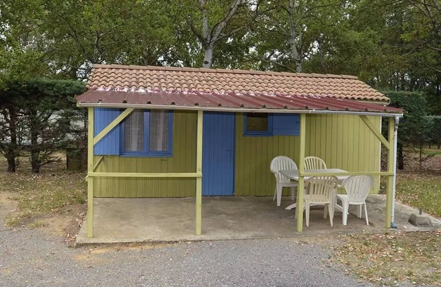 Campsite La Rouvière Les Pins * - Chalet (Without toilet, shower) 4 persons
