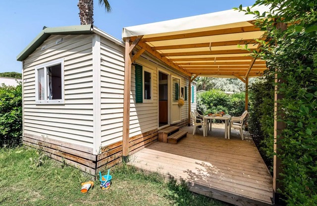 Campsite Le Lac des Vieilles Forges * - Classic 3-room mobile home for 4 people