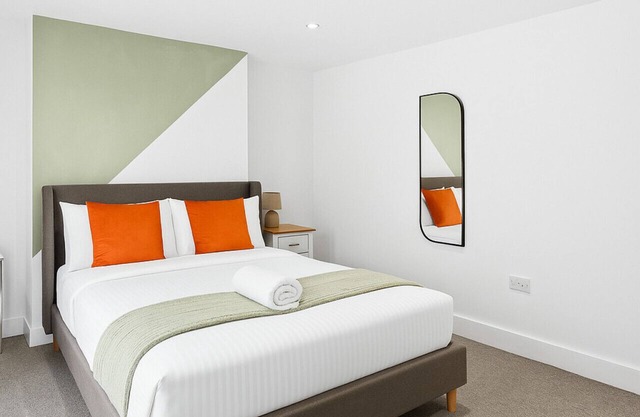 Canary Wharf | Contractors | Monthly Deals | 4 Bed