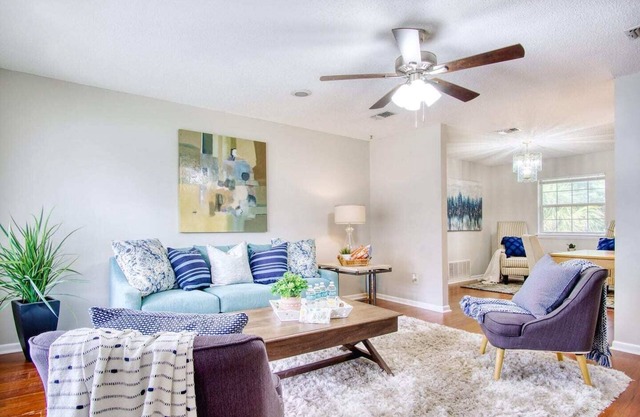 ~Candy Apple Plush Pad Sleeps 10 Trains & Shops~