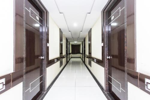 Capital O Swan Paradise