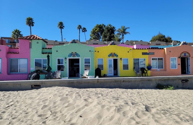 Capitola Venetian (Mouse House) - Beach front - Unit #3