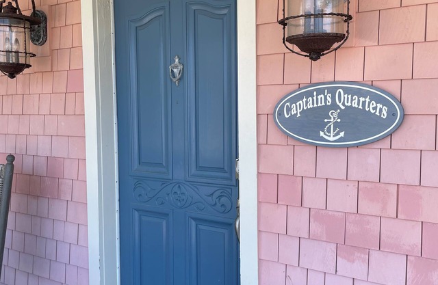 Captain's Quarters: Main Floor Suite of Classic 1940's Beach Cottage Duplex